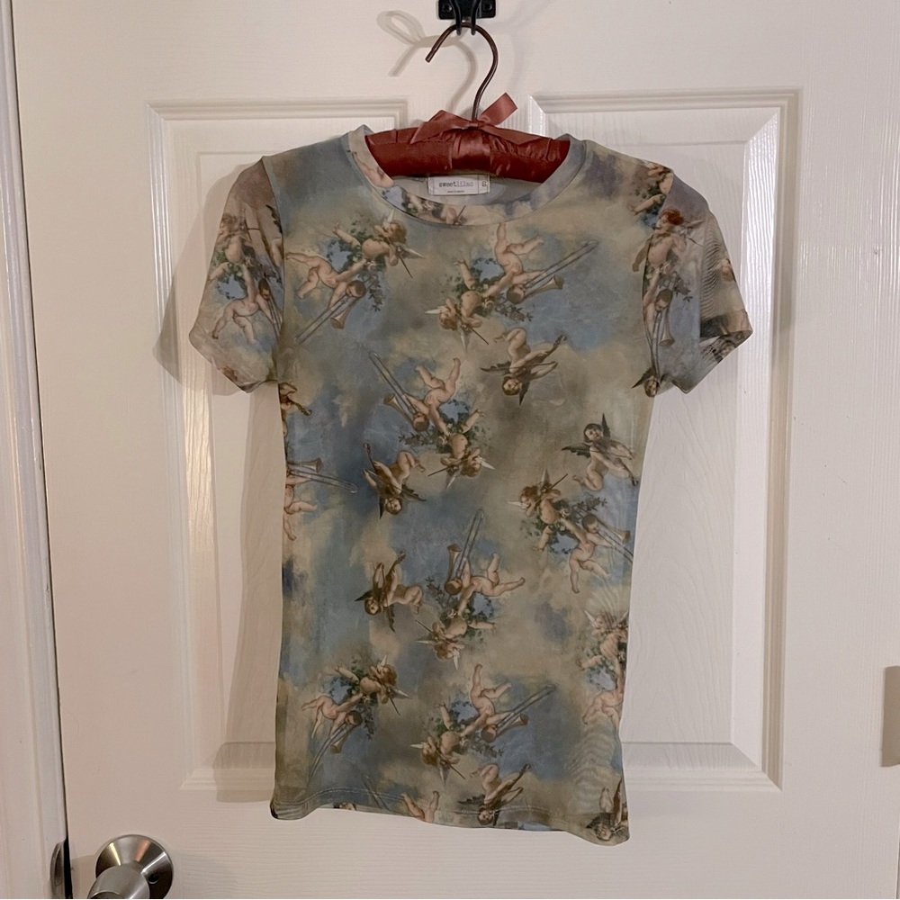 3/$20 ✨ Mesh cherub t-shirt
